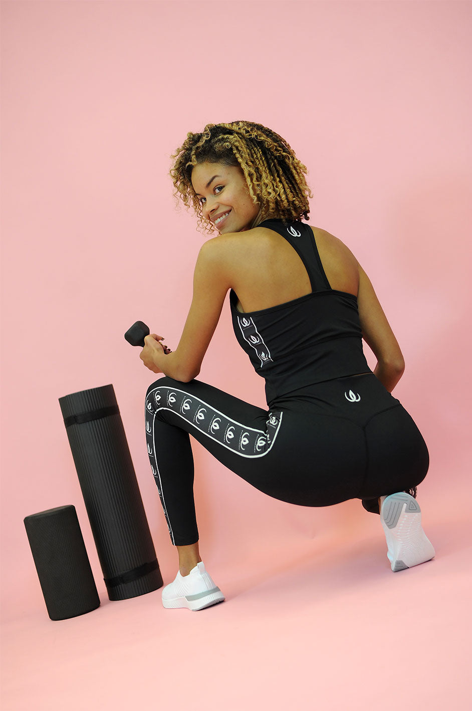 Lux Crop Top Black White sedd från sidan